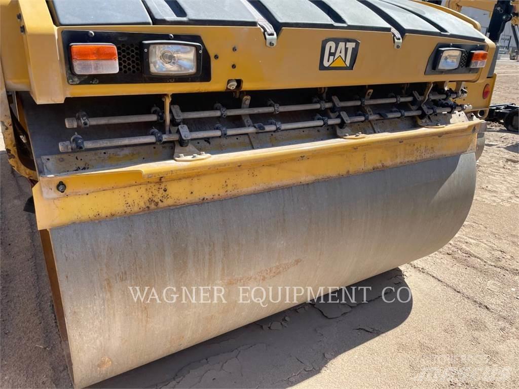 CAT CB16 Compactoare sol