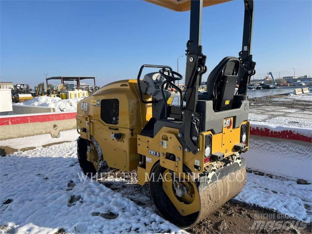 CAT CB2.5 Cilindri compactori dubli