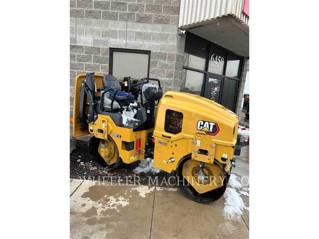 CAT CB2.5 Cilindri compactori dubli