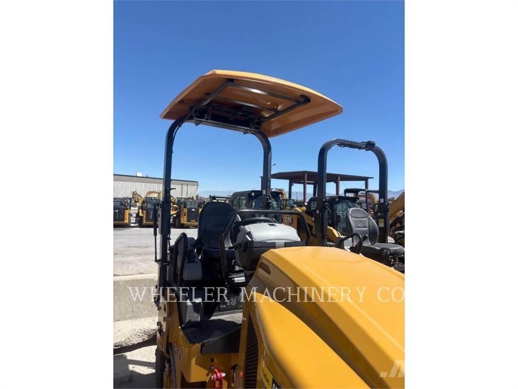 CAT CB2.5 Cilindri compactori dubli