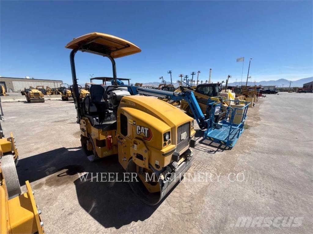 CAT CB2.5 Cilindri compactori dubli