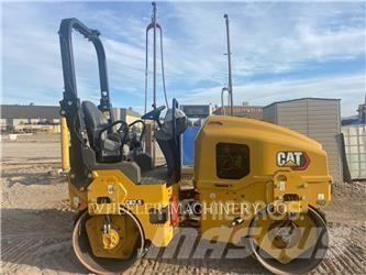 CAT CB2.5 Cilindri compactori dubli