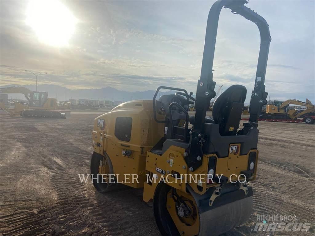 CAT CB2.5 Cilindri compactori dubli