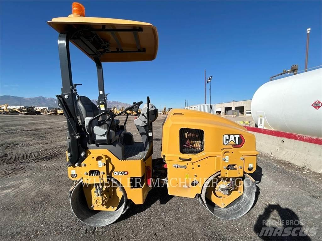 CAT CB2.5 GC Cilindri compactori dubli