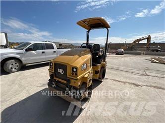 CAT CB2.7 Cilindri compactori dubli