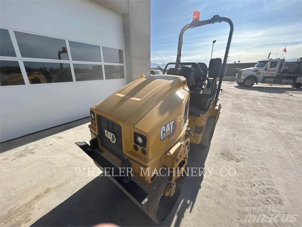 CAT CB2.7 Cilindri compactori dubli