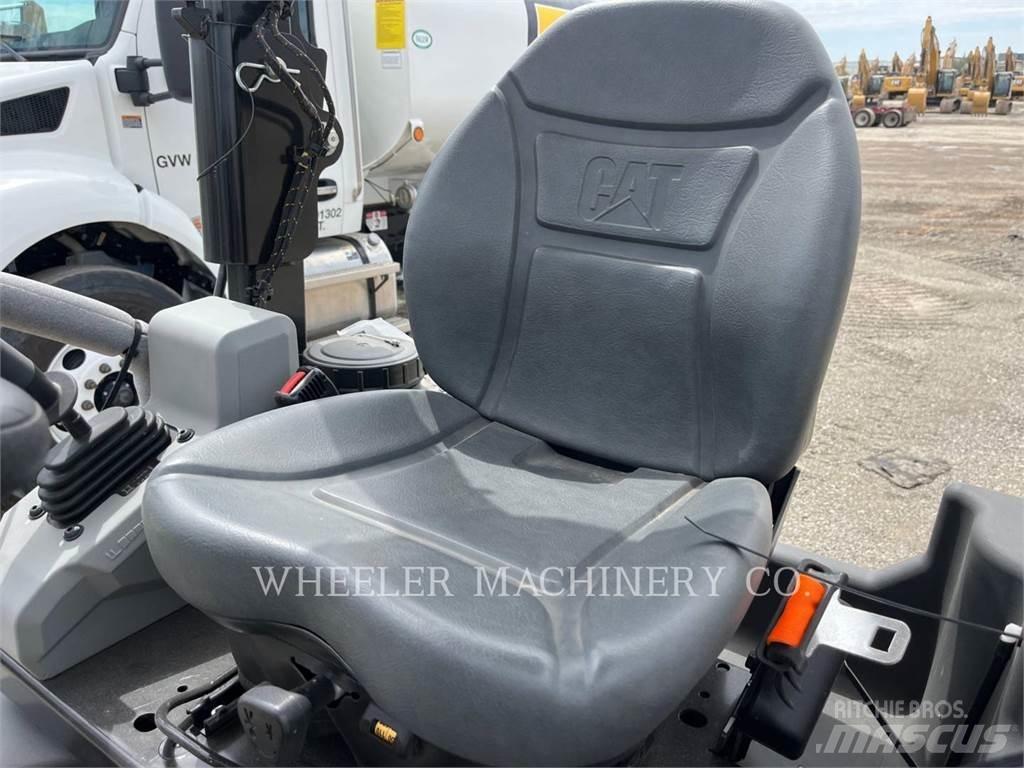 CAT CB2.7 Cilindri compactori dubli