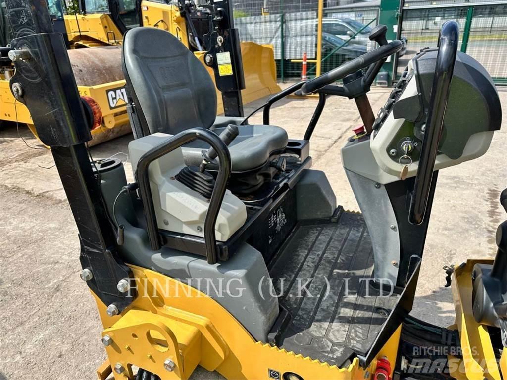 CAT CB2.7 Compactoare sol