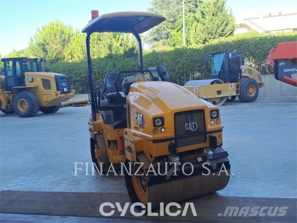 CAT CB2.7 Cilindri compactori dubli