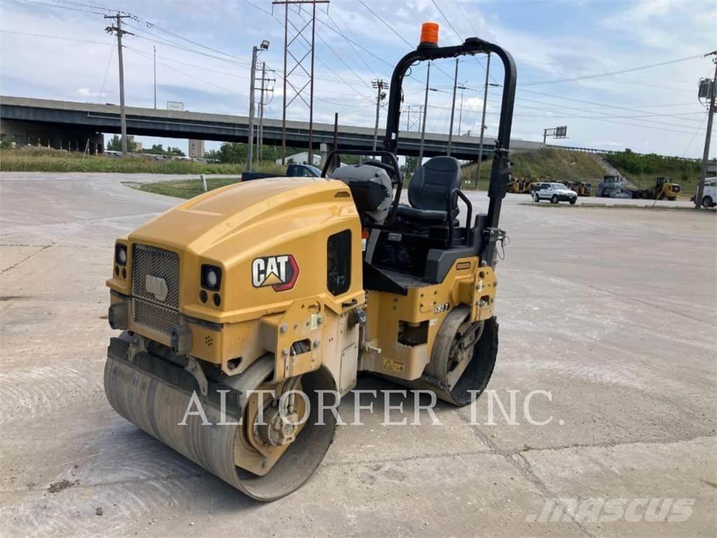 CAT CB2.7-03 Cilindri compactori dubli