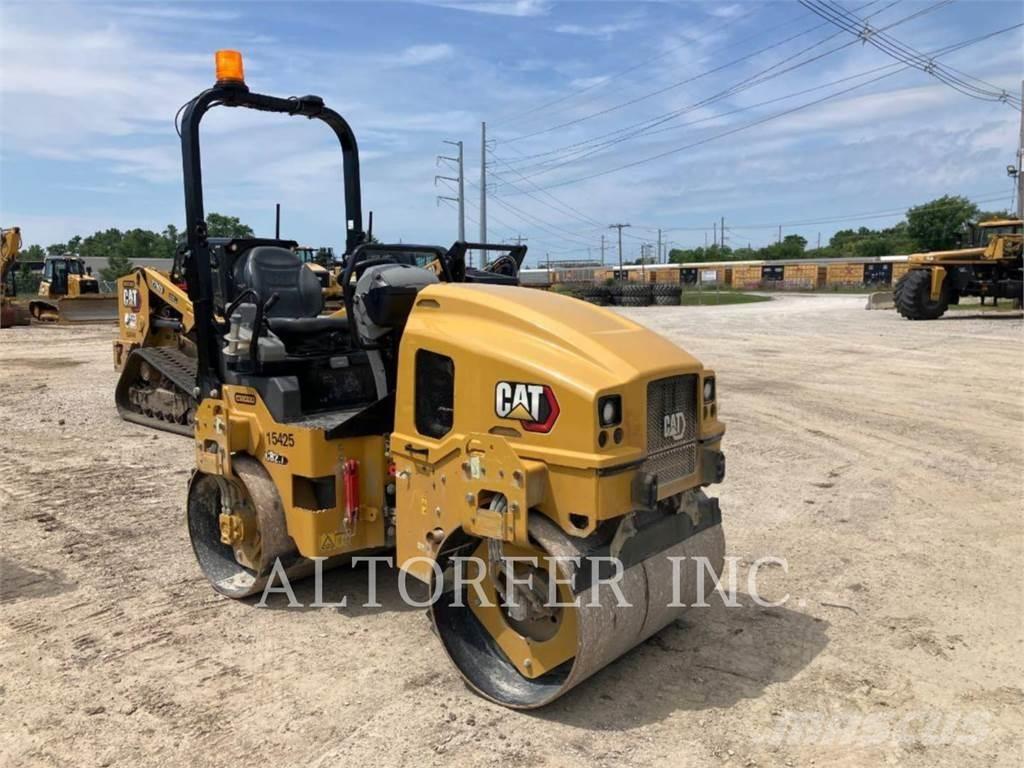 CAT CB2.7-03 Cilindri compactori dubli