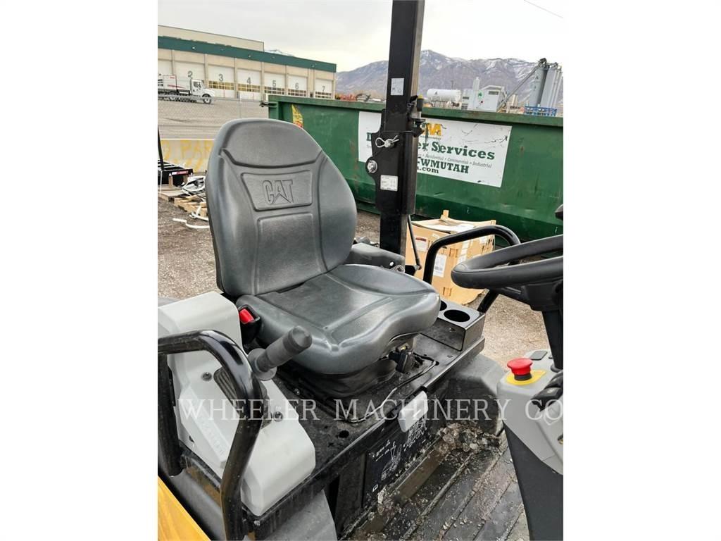 CAT CB2.7 GC Cilindri compactori dubli