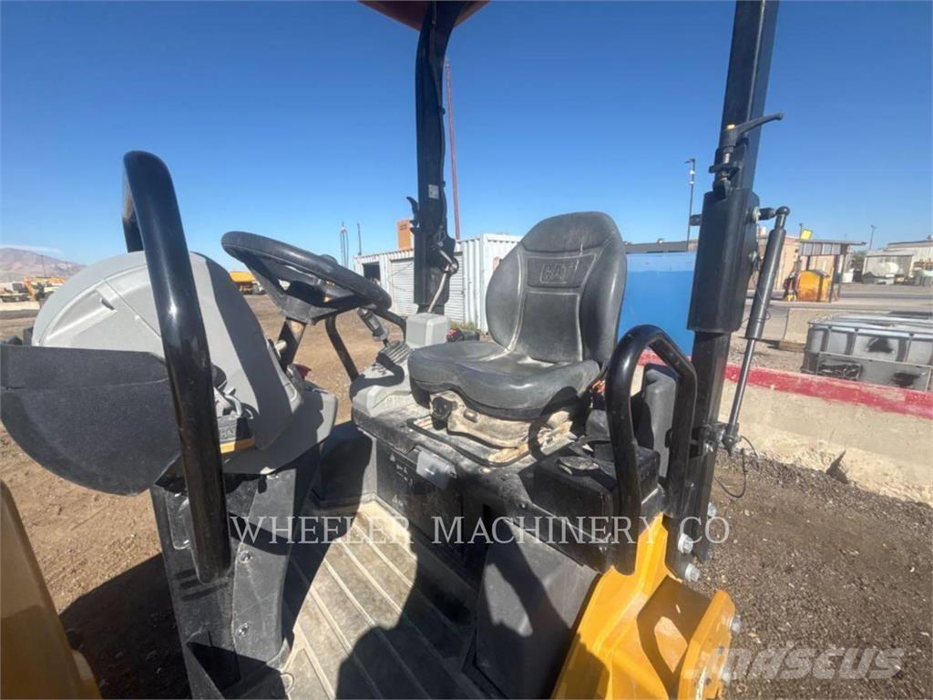 CAT CB2.7 GC Cilindri compactori dubli