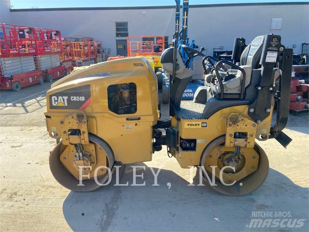 CAT CB24B Cilindri compactori dubli