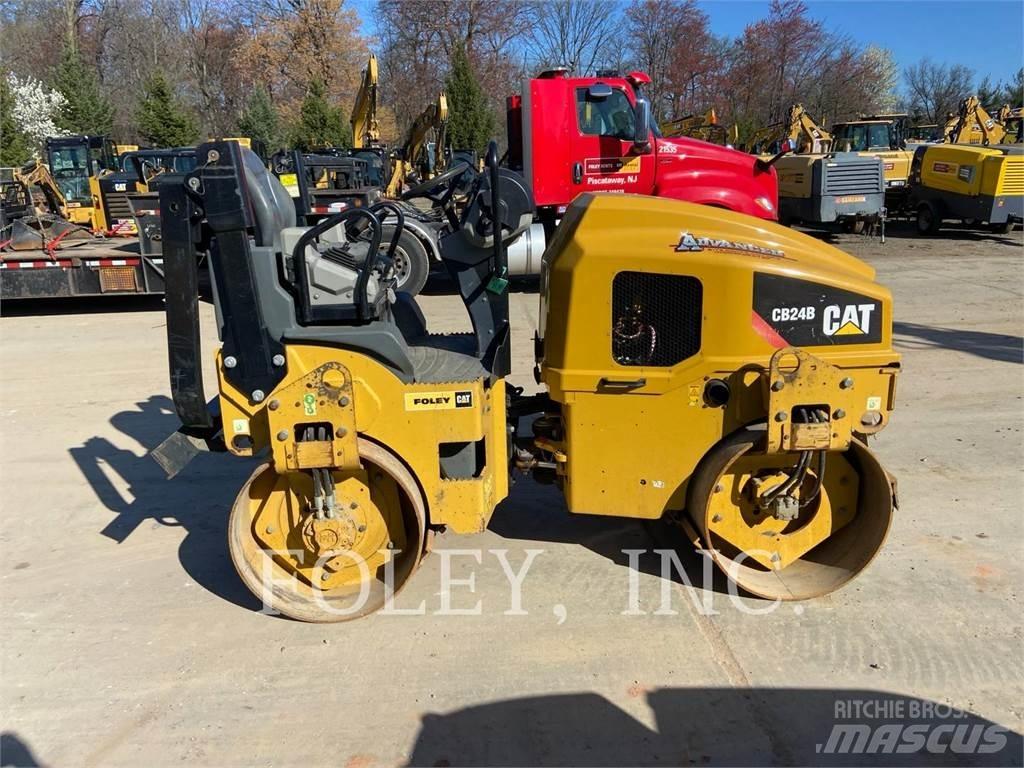 CAT CB24B Cilindri compactori dubli