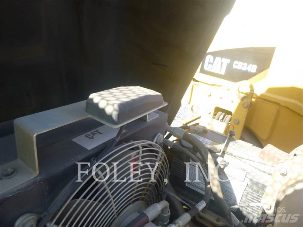 CAT CB24B Cilindri compactori dubli