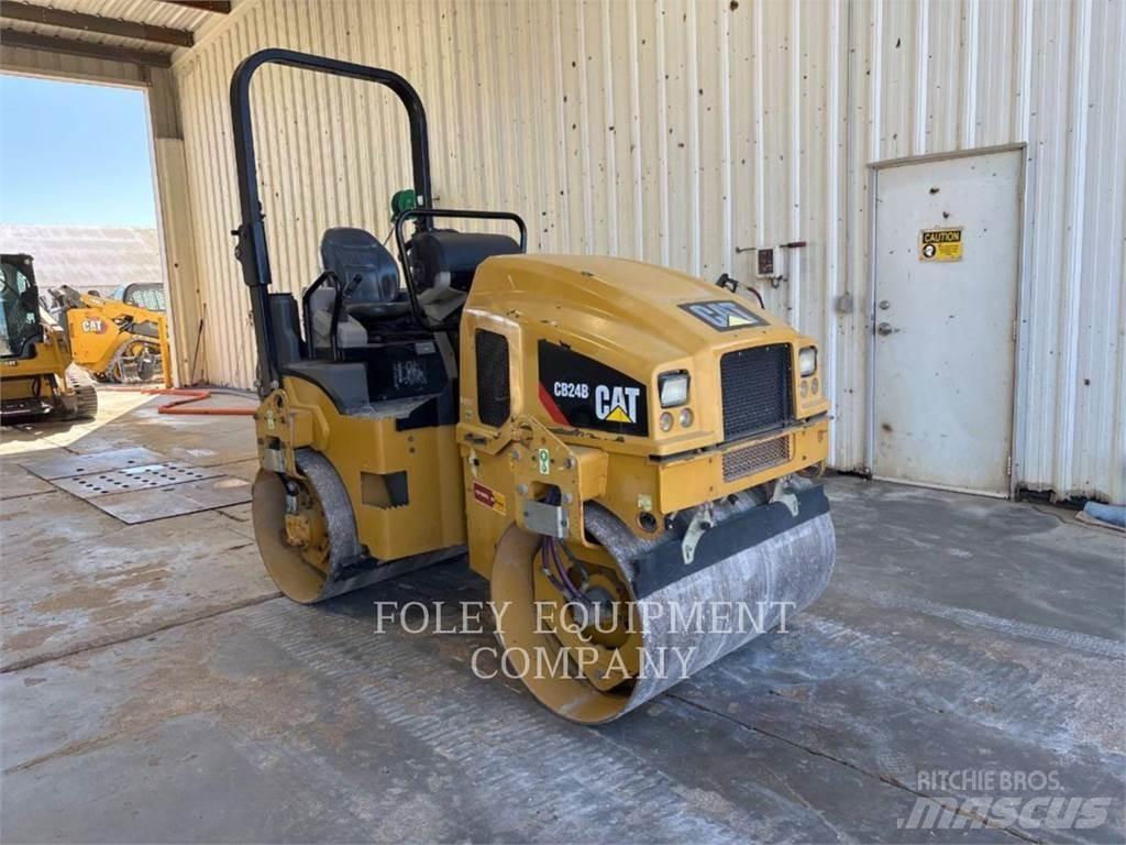 CAT CB24B Compactoare sol