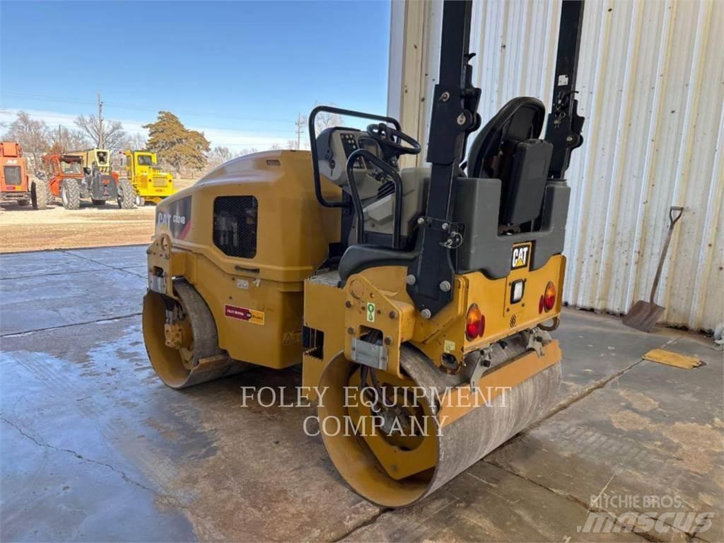 CAT CB24B Compactoare sol