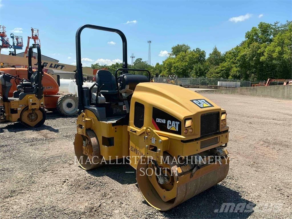 CAT CB24B Cilindri compactori dubli