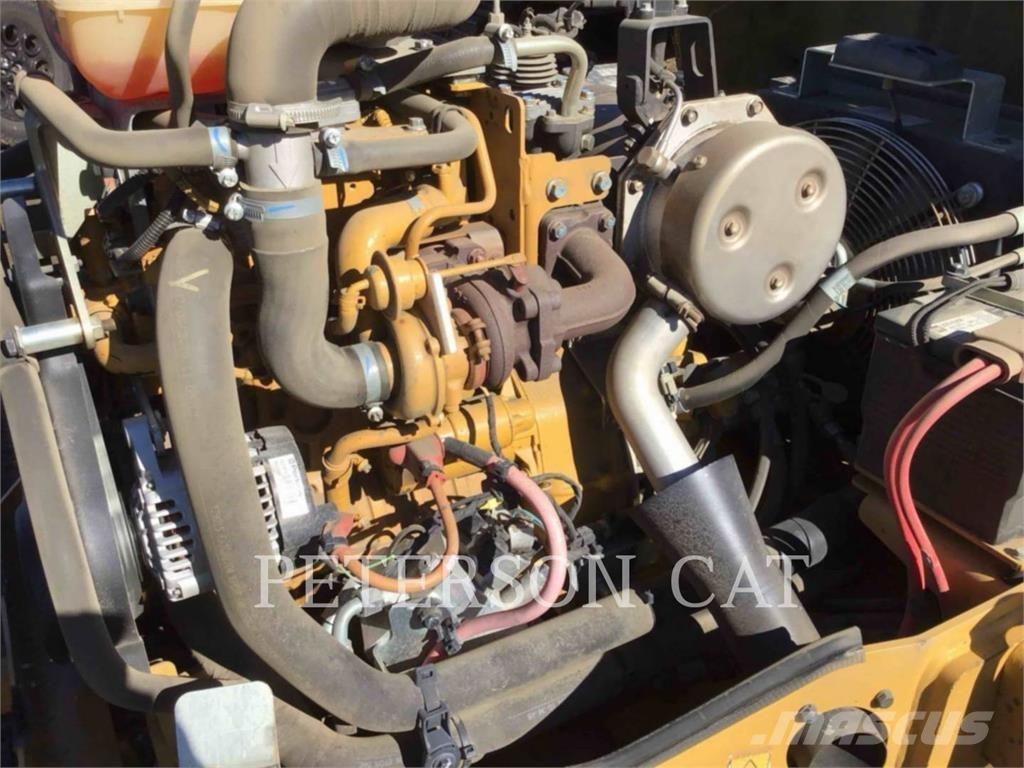 CAT CB24B Cilindri compactori dubli