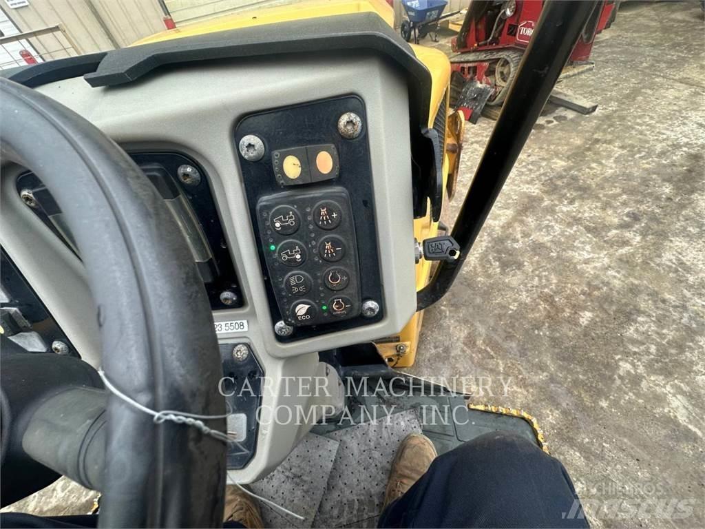 CAT CB34B Compactoare sol