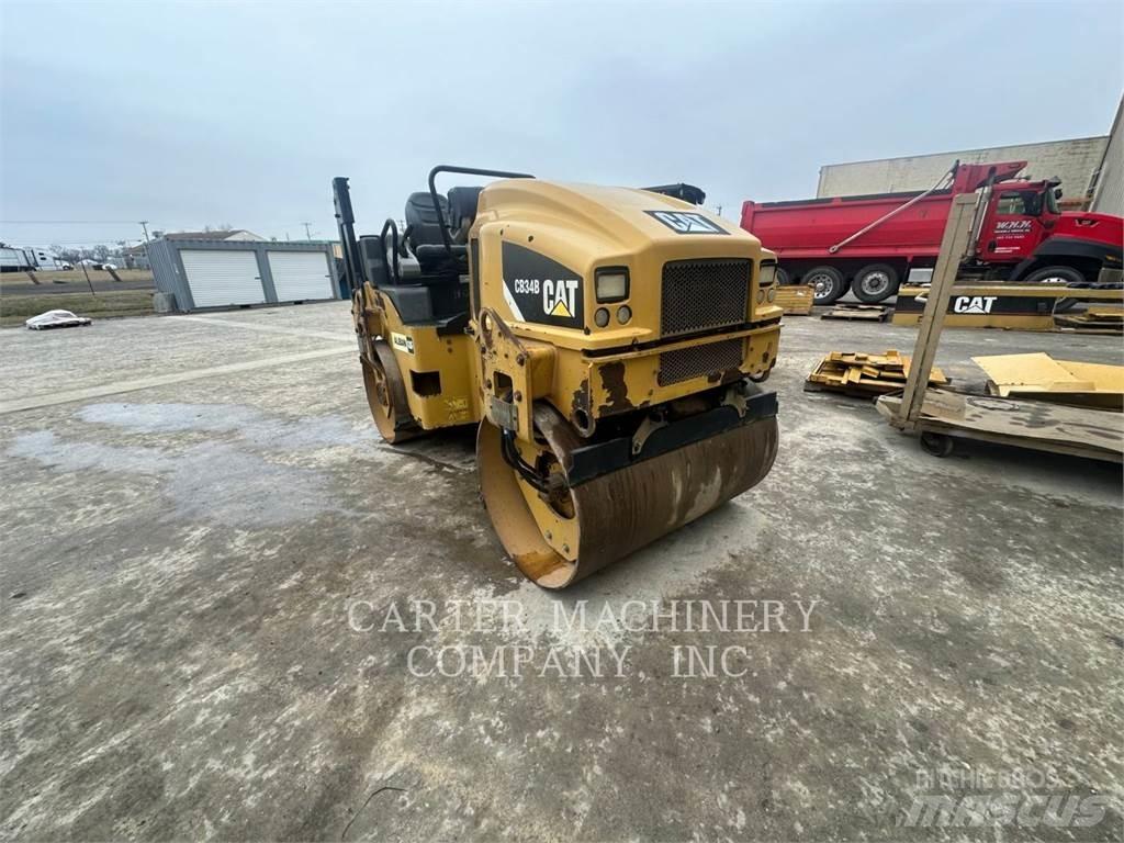 CAT CB34B Compactoare sol