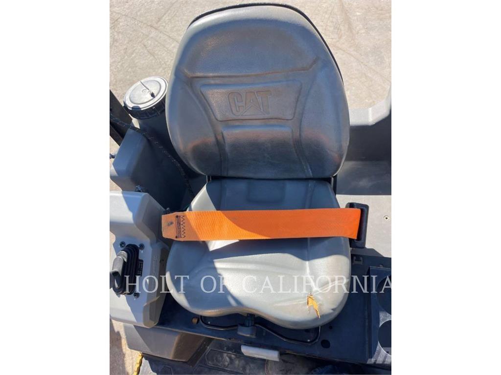 CAT CB4.0 Compactoare sol