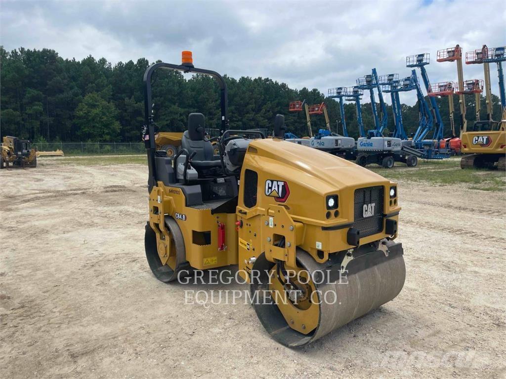 CAT CB4.003 Cilindri compactori dubli