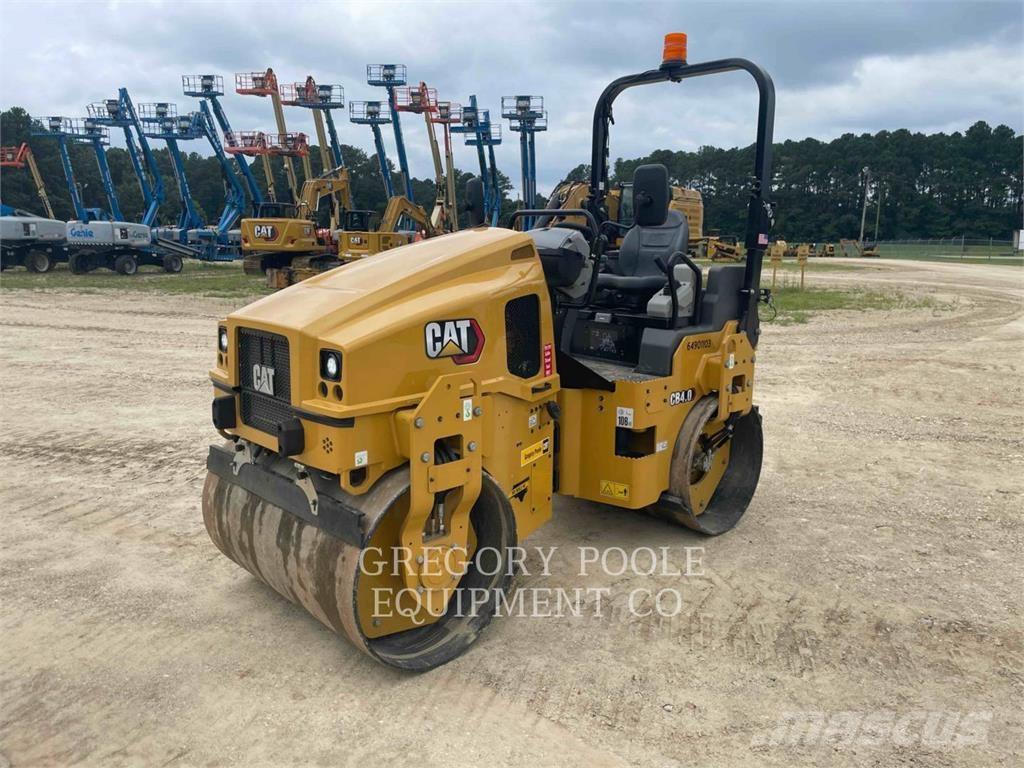 CAT CB4.003 Cilindri compactori dubli