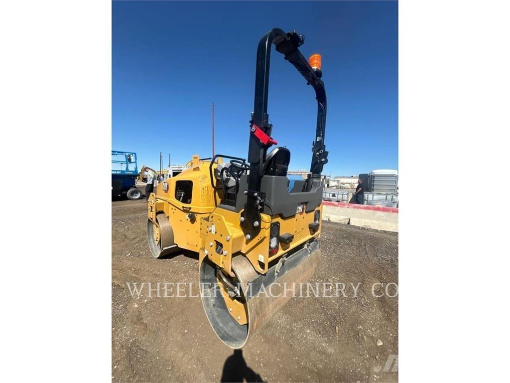 CAT CB4.4 Cilindri compactori dubli