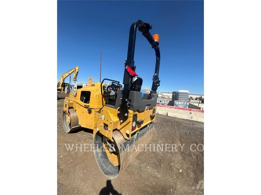 CAT CB4.4 Cilindri compactori dubli