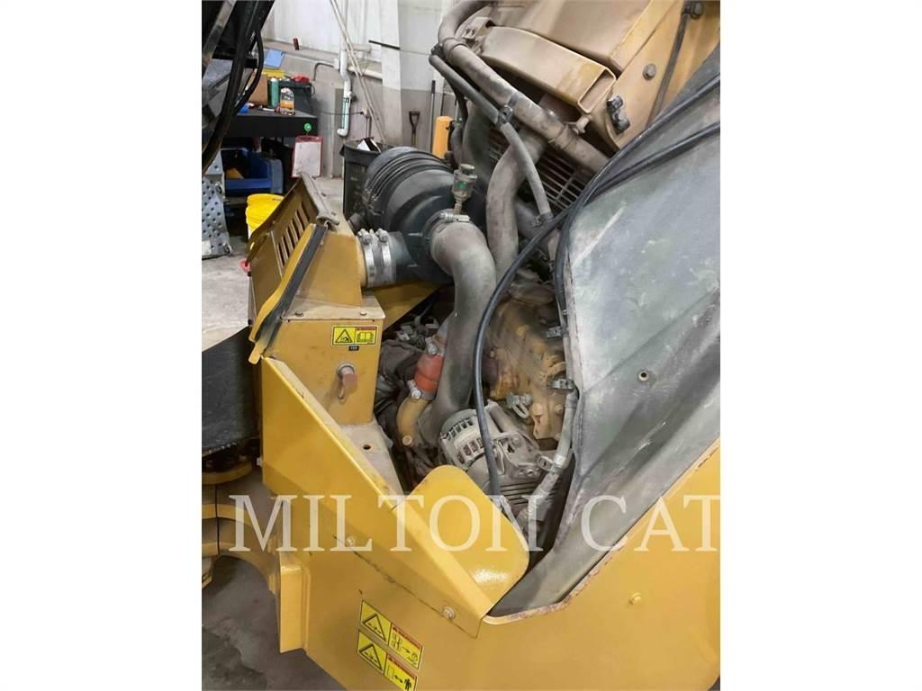 CAT CB54 XW Compactoare sol