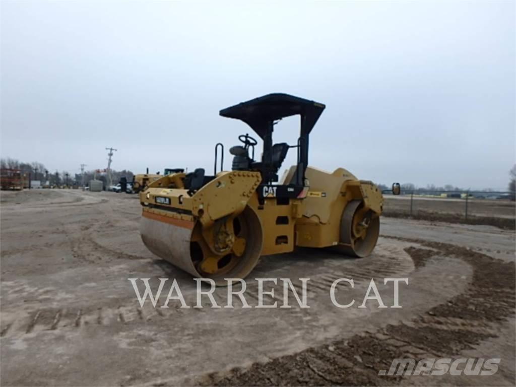 CAT CB64 Cilindri compactori dubli