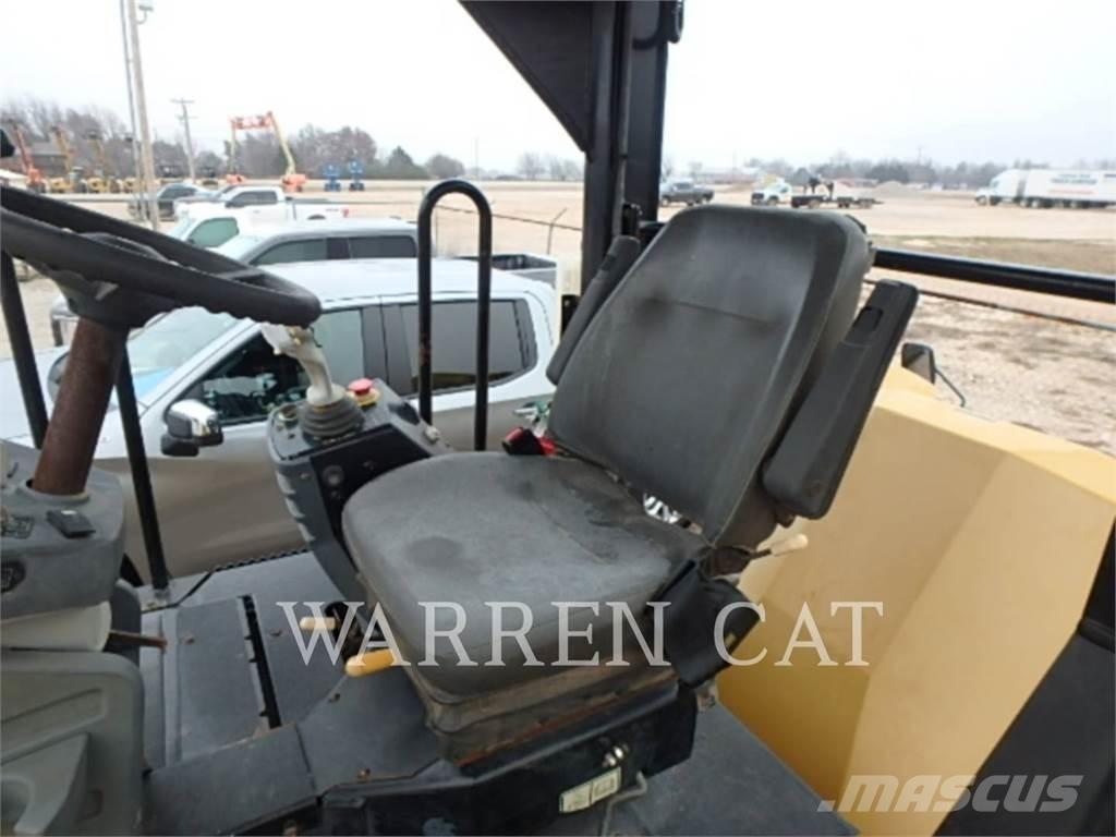 CAT CB64 Cilindri compactori dubli