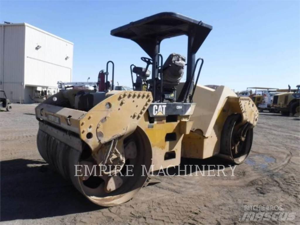 CAT CB64 Cilindri compactori dubli