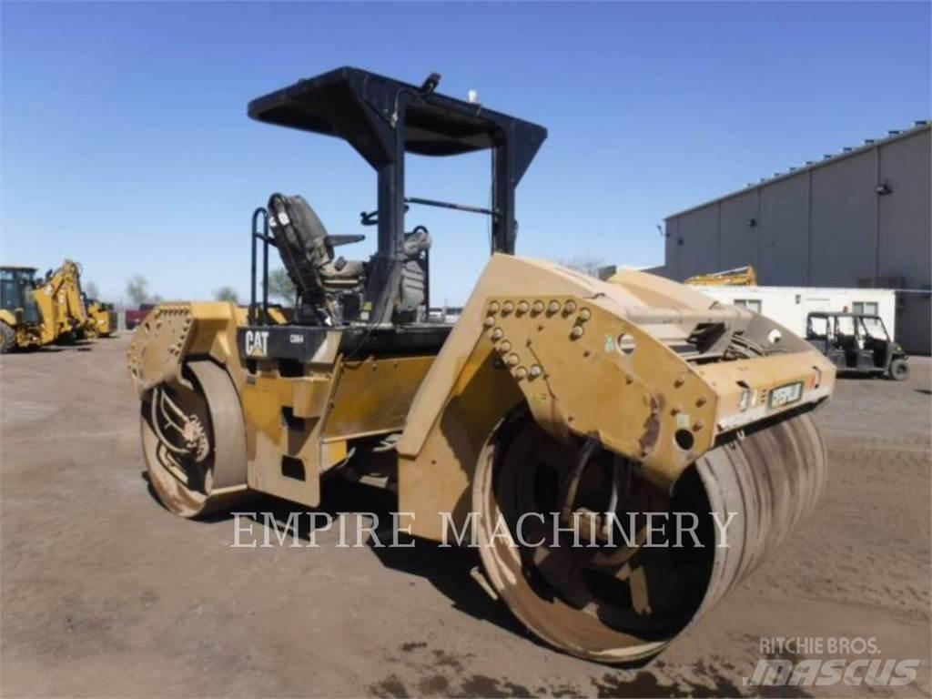 CAT CB64 Cilindri compactori dubli