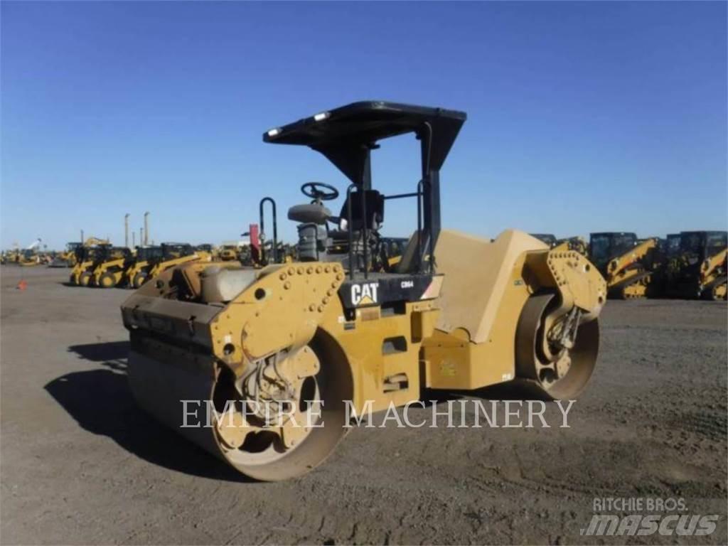 CAT CB64 Cilindri compactori dubli
