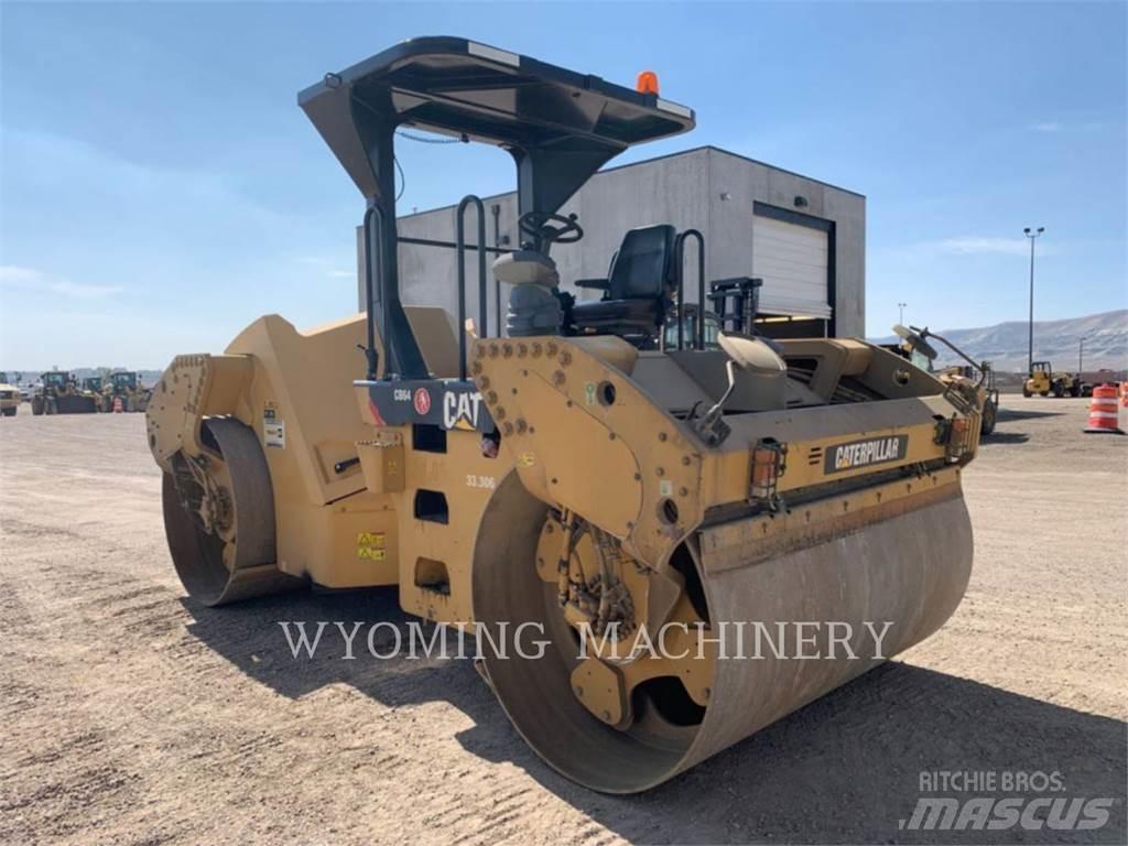 CAT CB64 Compactoare sol