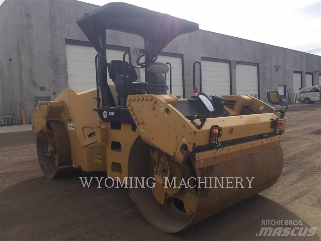 CAT CB64 Compactoare sol