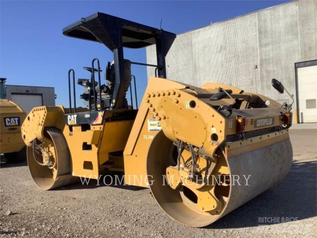CAT CB64 Compactoare sol