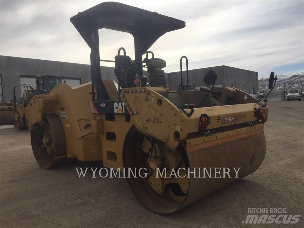 CAT CB64 Compactoare sol