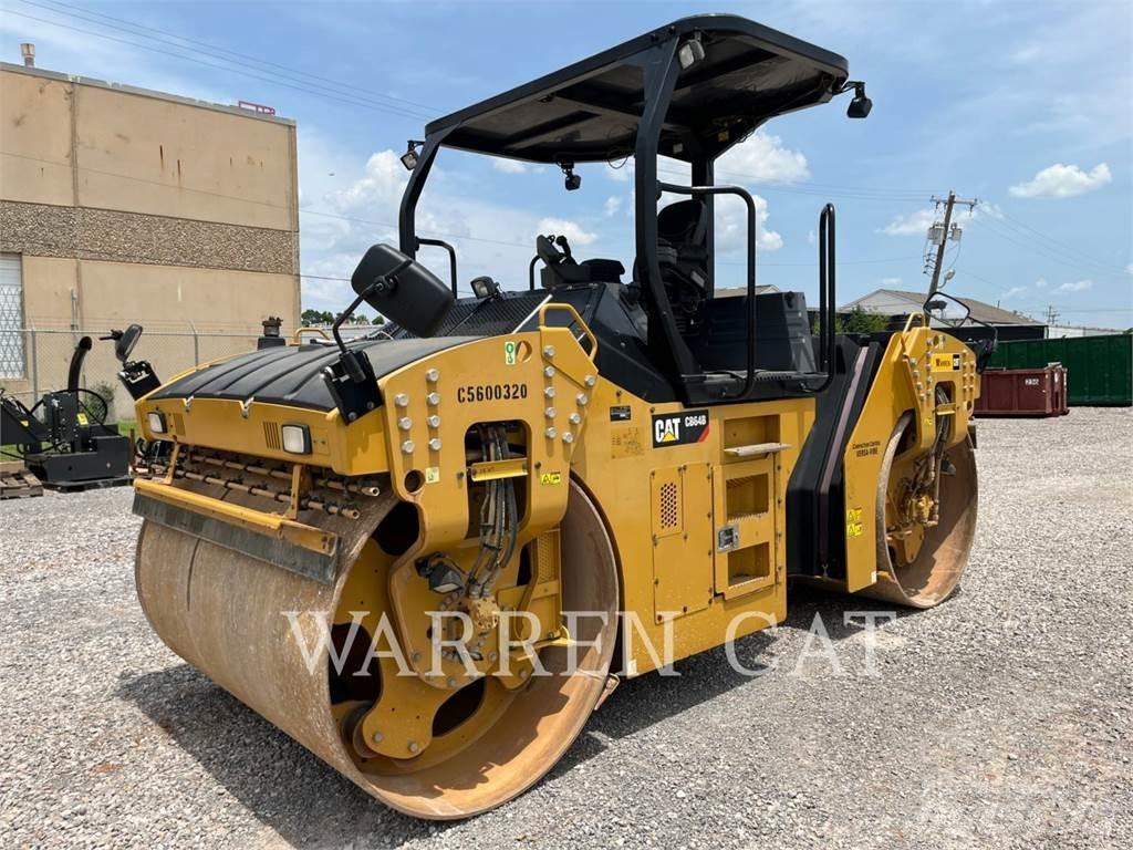 CAT CB64B Compactoare sol