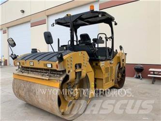 CAT CB66B Compactoare sol