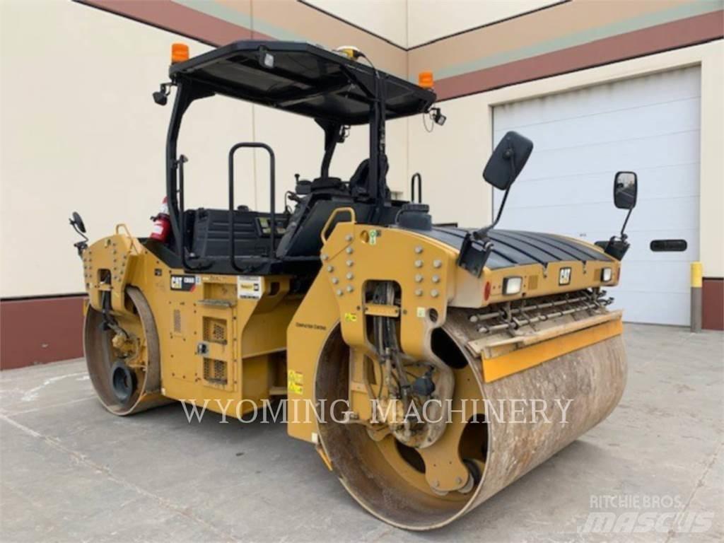 CAT CB66B Compactoare sol