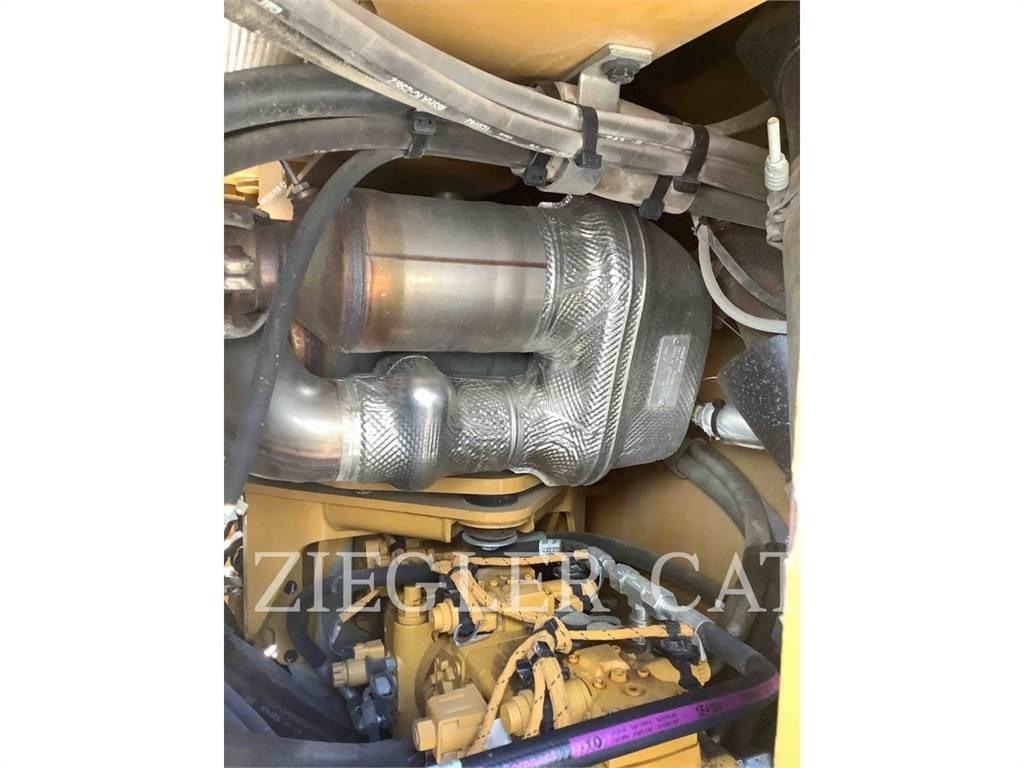 CAT CB68B Compactoare sol