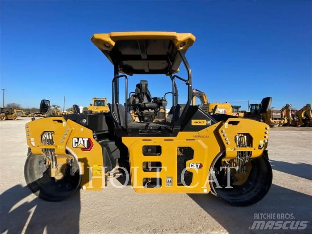 CAT CB7 Compactoare monocilindrice