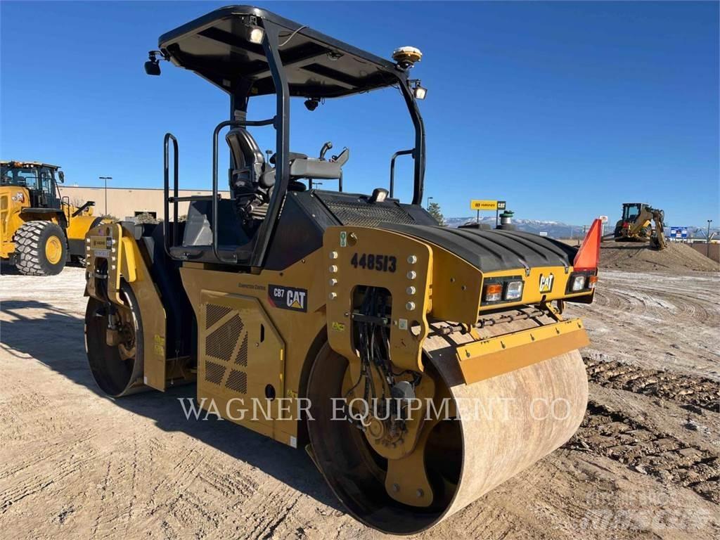 CAT CB7 Compactoare sol