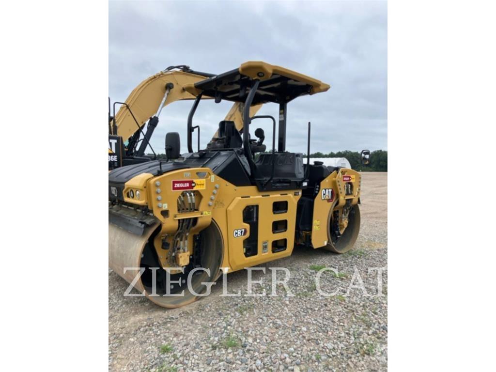 CAT CB7-02 Compactoare sol