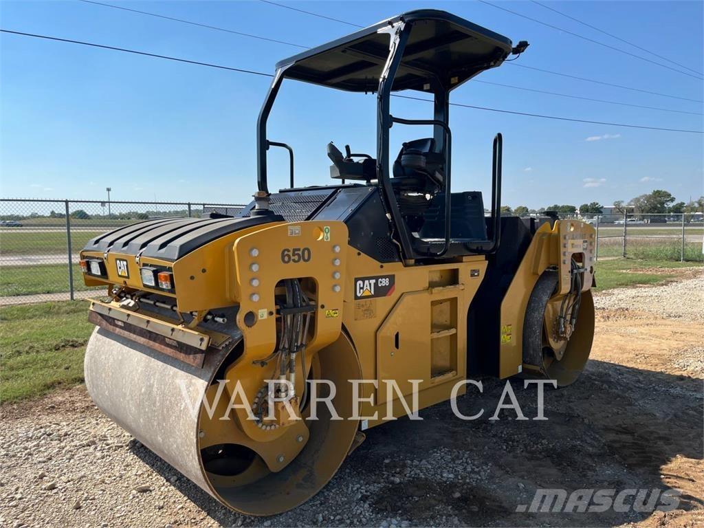 CAT CB8 Compactoare sol