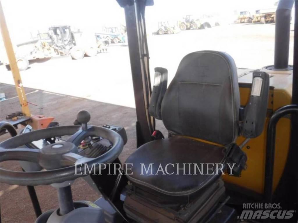 CAT CP44 Compactoare monocilindrice